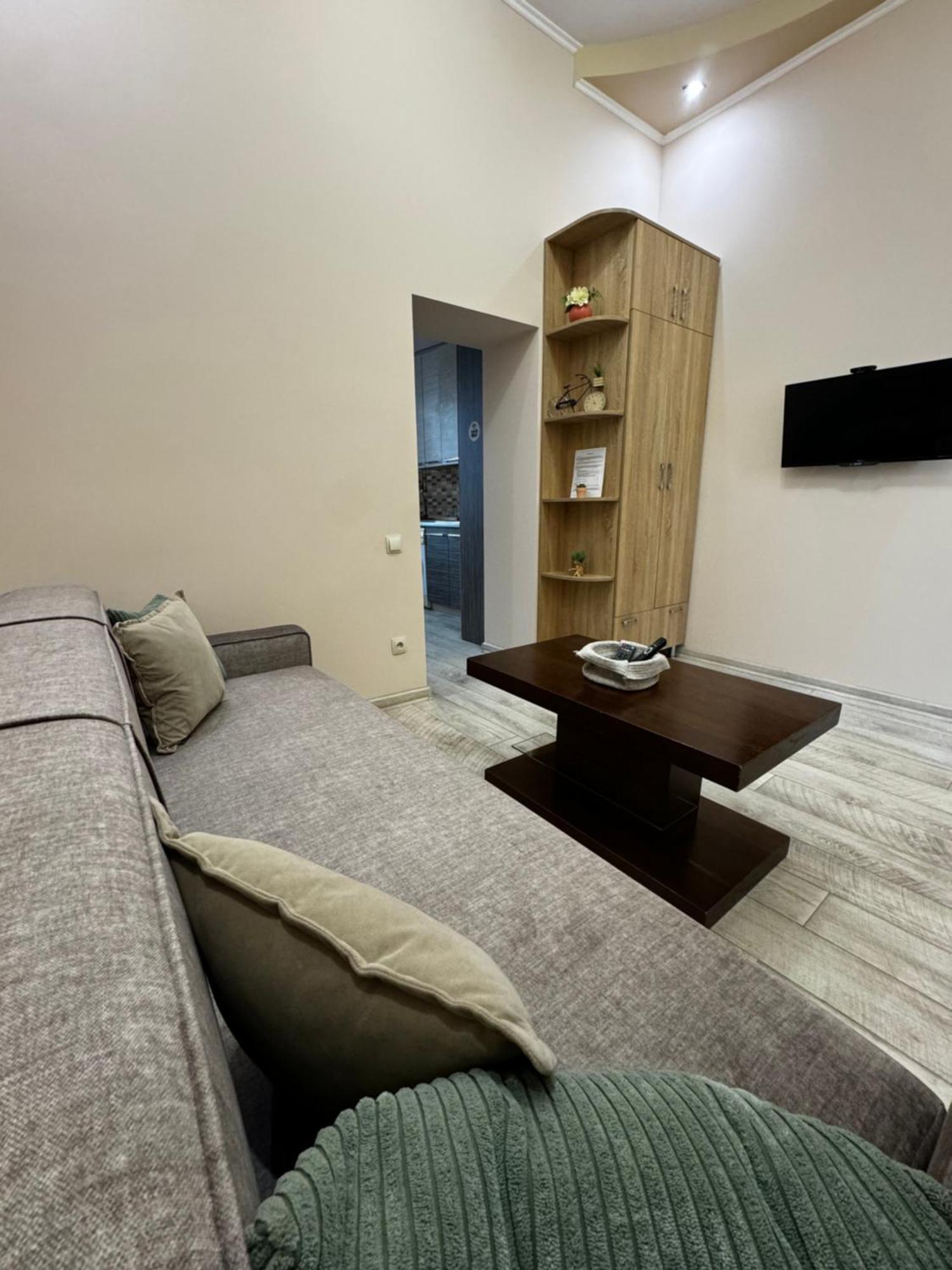 Opera House Apartment Leopoli Esterno foto